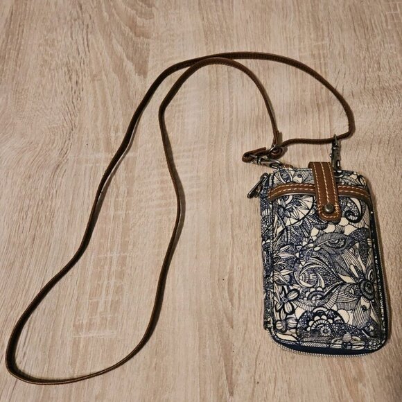 Sakroots Smartphone Wristlet Crossbody Wallet Blue  Zip Around * No Wrist Strap - Picture 1 of 8